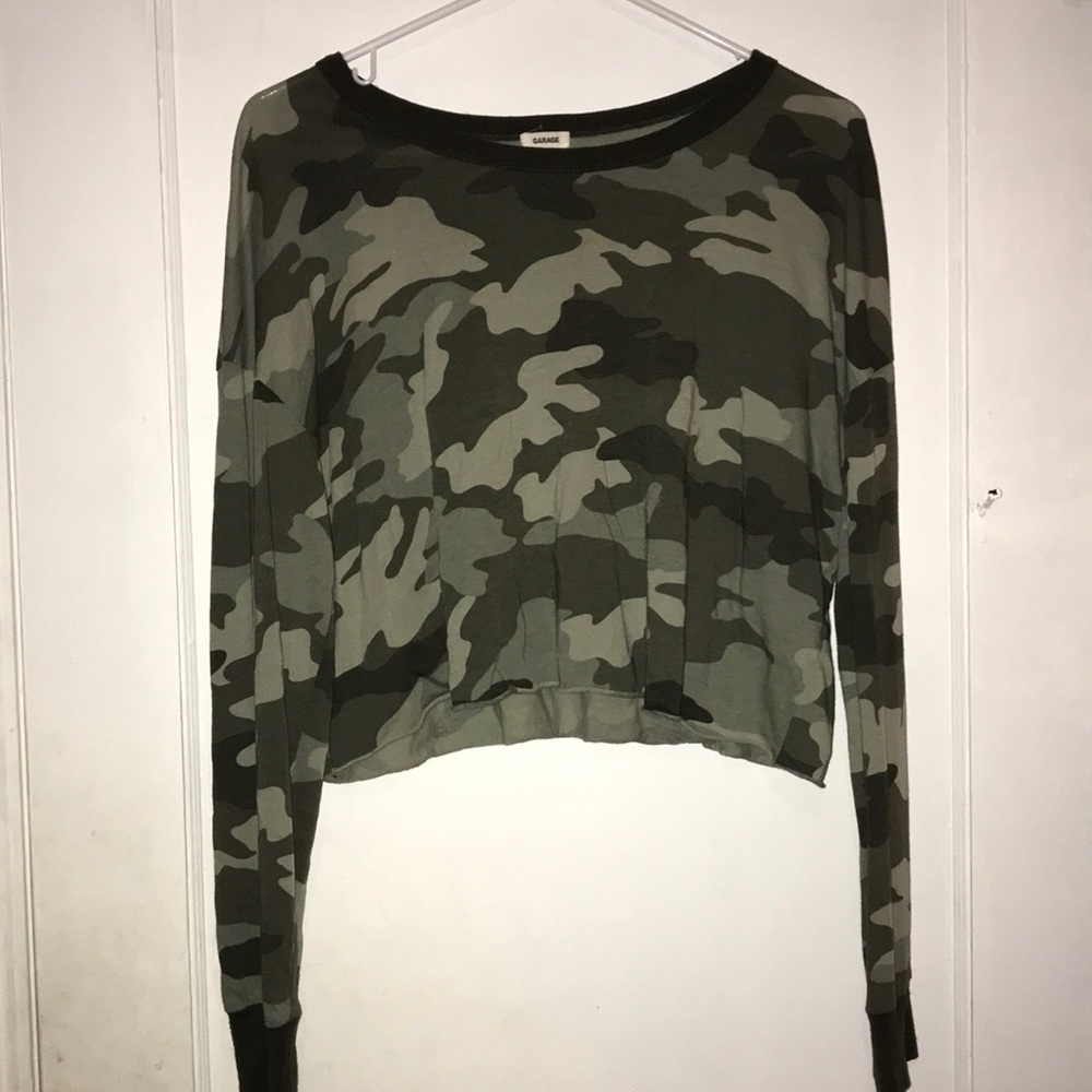 GARAGE CAMO CROP TOP: SIZE LARGE
